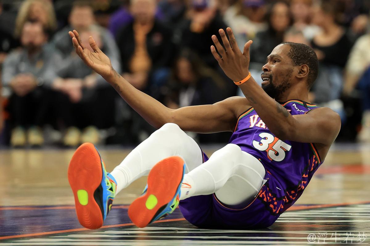 小贾巴里赞杜兰特职业精神，称其无私指导年轻球员